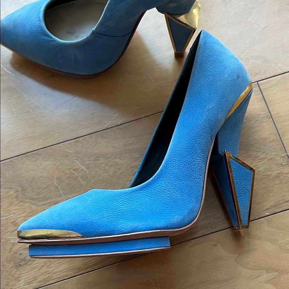Unique by topshop Blue Pointed Toe Heels with Gold Trim 38
